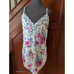 Vintage Undercover Wear White Lace Floral Nightgown Slip Dress Made USA Medium